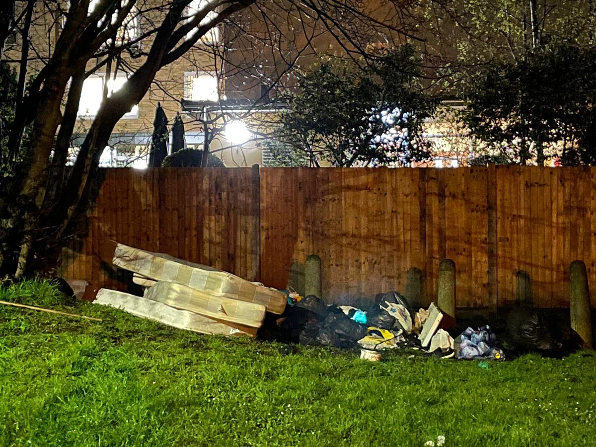 ActiveRevolutn's tweet photo. @BarnetCouncil #flytipping #burntoak can you please come and collect this is getting out of hand. East road HA8 https://t.co/TYIJLPkRMo