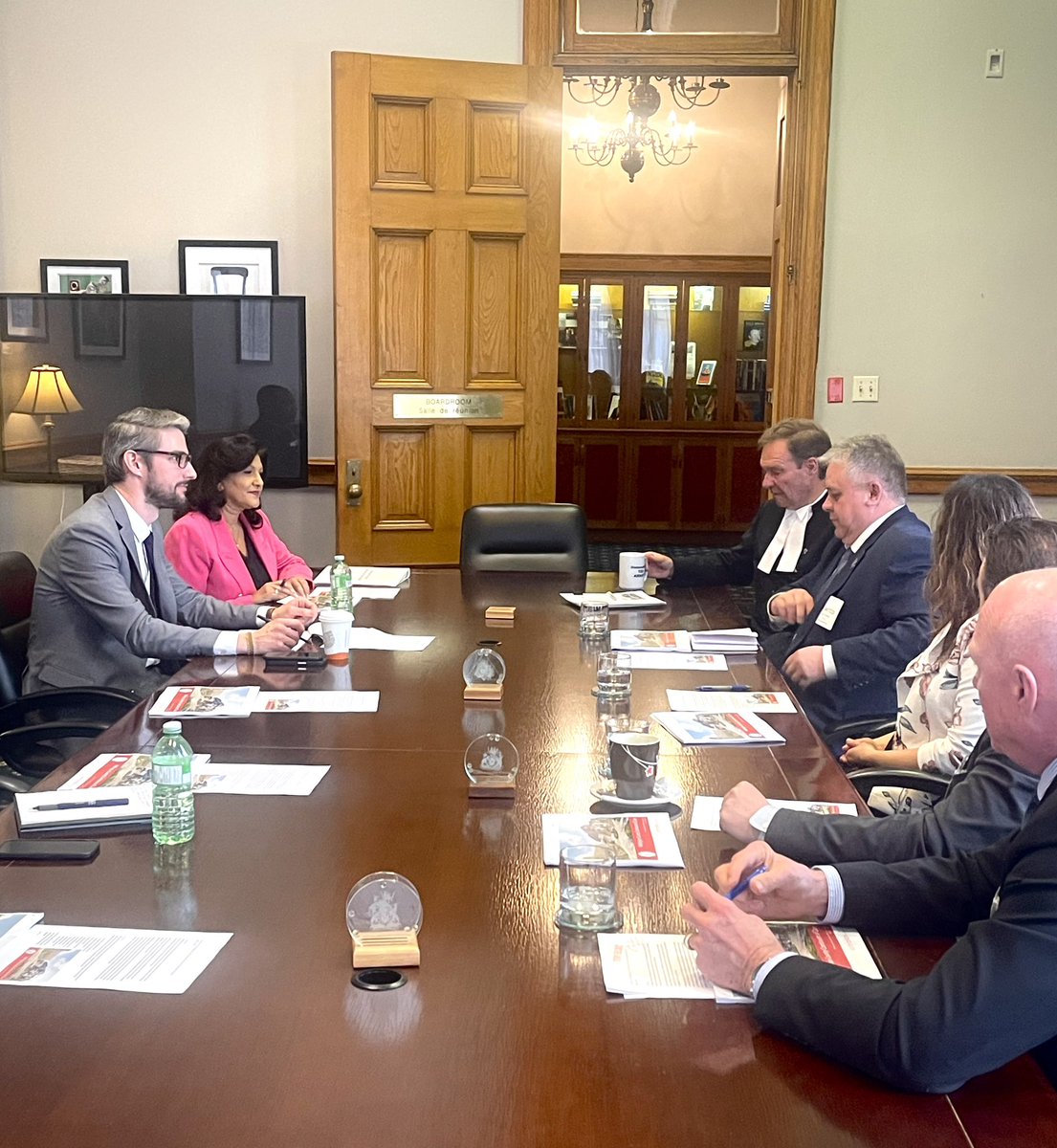 Rae_Matt's tweet photo. It is always nice to have constituents at Queen’s Park. Thank you to Associate Minister @ninatangri for meeting with @WellingtonCty today to talk about seniors housing. https://t.co/RZ29NH2UJ0