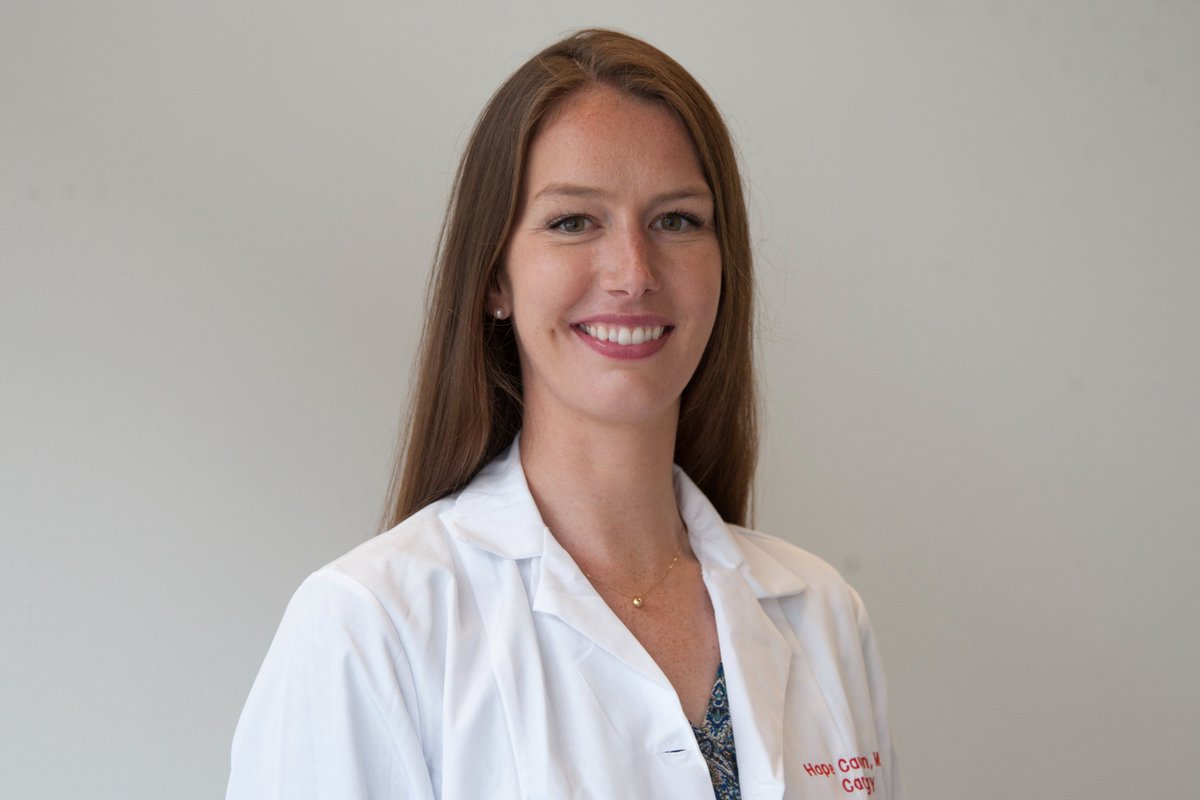 Congratulations Dr. Hope Caughron who was awarded the Teaching Excellence Award for Cherished Housestaff (T.E.A.C.H.), which recognizes residents or fellows who have been outstanding teachers, mentors, and role models to medical students during their clinical years at @UCSF. #WIC