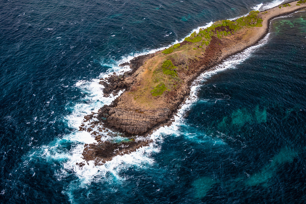 L'une des plus belles randonnées de la Martinique, la célèbre randonnée de la Trace des Caps est longue de 33 km. En chemin, vous trouverez L'œil Bleu🔘💙

One of the prettiest hikes in Martinique-the famous Trace de Caps hike is 33km long. Along the way you'll find L'œil Bleu💙