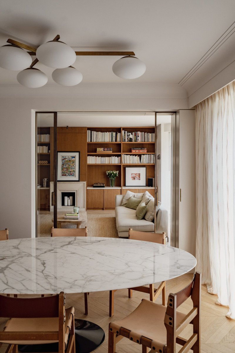 AD_Spain's tweet photo. 🏠 Espejos, latón y travertino en un lujoso apartamento con vistas a la Torre Eiffel de París

https://t.co/qilSPbl0yZ https://t.co/1ThvAQJzzp
