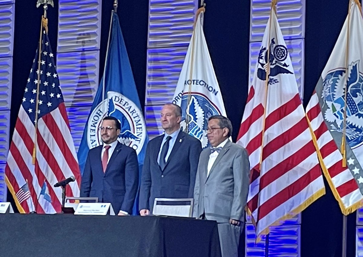 WorldBASCOrg's tweet photo. World BASC Organization witnessed the signing of the Mutual Recognition Agreement between @SATGT and the @CBP, during the 2023 Trade Facilitation and Cargo Security Summit in Boston.
#CBPTrade #SAT #AEOProgram #2023CBPTFCS
@bascguatemala https://t.co/uiae26AvMd