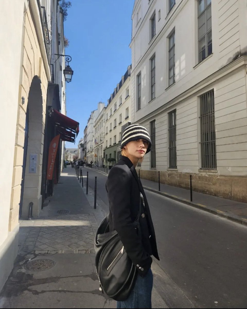hyunblved's tweet photo. love love love https://t.co/qkbcLBEid1