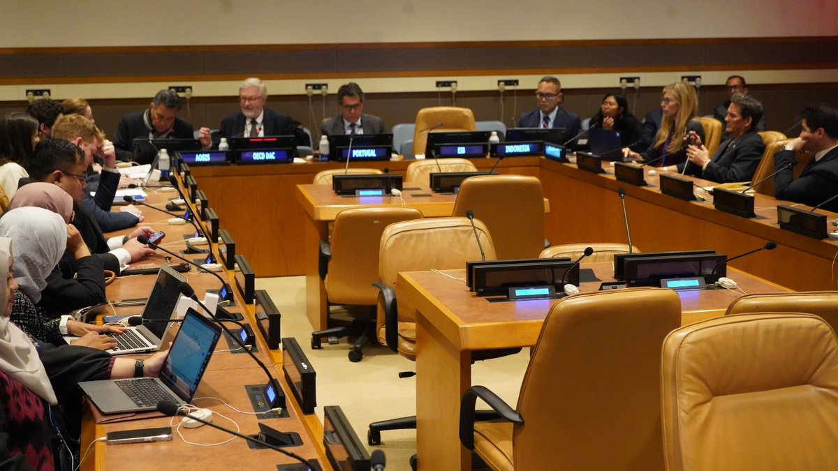 Portugal_UN's tweet photo. Portugal and @OECDdev organised today a high-level side-event in the margins of #FFfD with @DACchairOECD @EIB @AOSISChair @indonesiaunny @JointSDGFund on sustainable ocean finance, stressing need for partnerships, innovative instruments and more access to concessional finance. https://t.co/sWxorlKHve