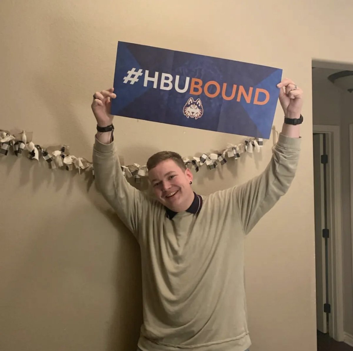 HouChristianU's tweet photo. Guess who's #HCUBound? Welcome to some of our newest Huskies! Congratulations on being accepted into the #ClassOf2027! To secure your spot, please submit your enrollment deposit to lock in your residential life spot! #DawgsUp 

Link: https://t.co/69b7rF7eCK https://t.co/Sq4tLdQobf