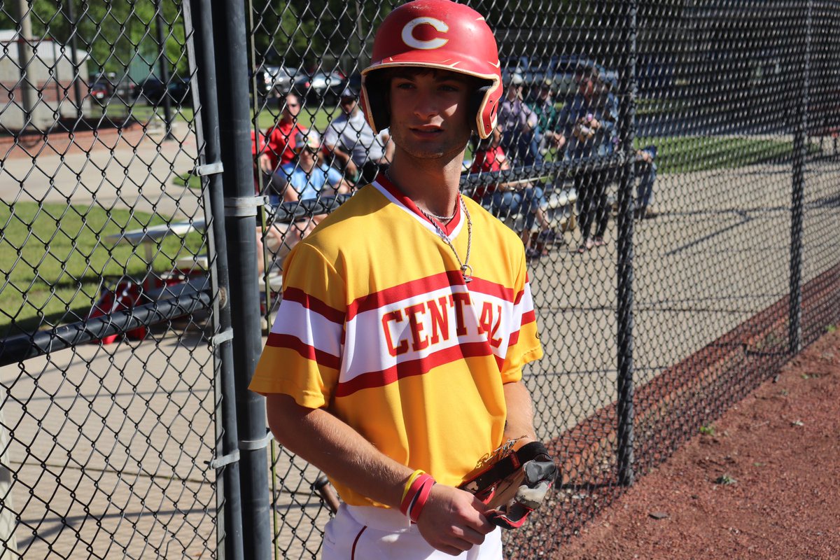 We would prefer not to post the score right now, but here’s some cool photos of your glads through 3 innings.