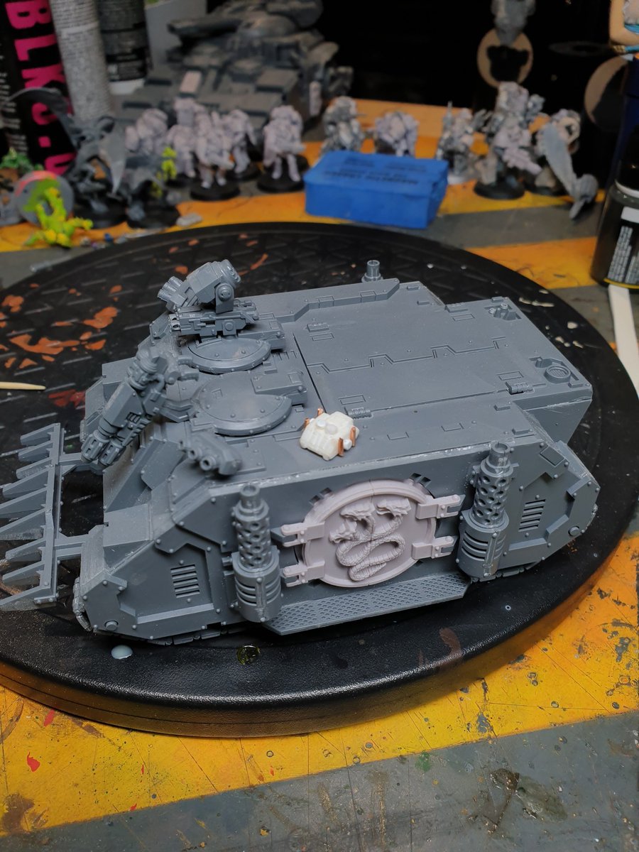 sumpworks's tweet photo. Teeny-weeny rhino is built. Actual rhino for scale.
#epicisback #warhammercommunity https://t.co/Gvm5rc3pgQ