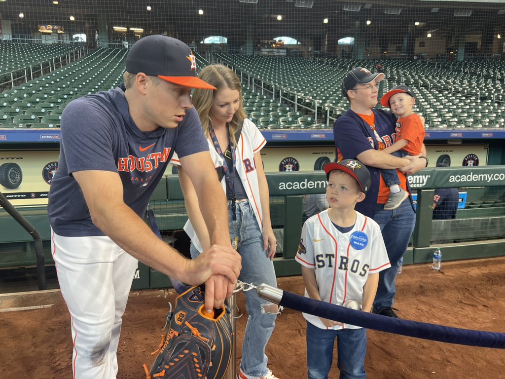 JuliaMorales's tweet photo. Zayne was treated to a shopping spree in the Astros Team store, courtesy of the Maton’s Mondays Program. It’s a new community initiative, established by Phil Maton and his wife Katelynn, that will host children battling illness to shopping sprees at the ballpark monthly. https://t.co/ShuXZcc9Cp