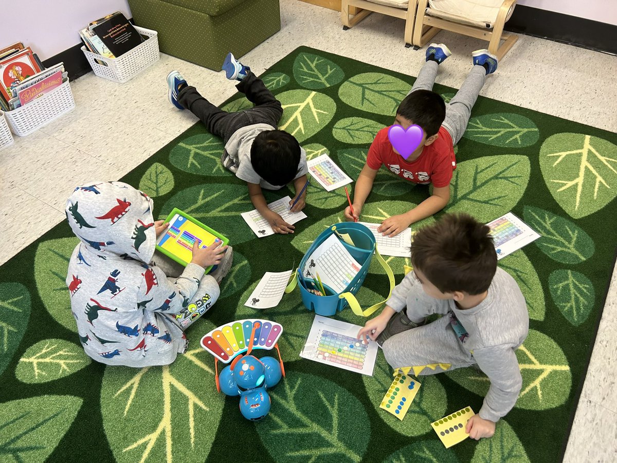 peck_library's tweet photo. Creating Music with Dash Robots 🎶 https://t.co/aBXJRS0B7b