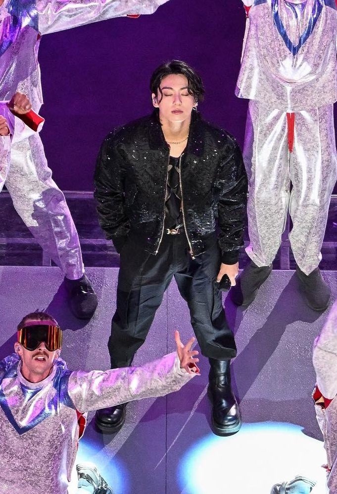 jk-on-twitter-they-re-all-the-same-is-a-myth-in-every-band