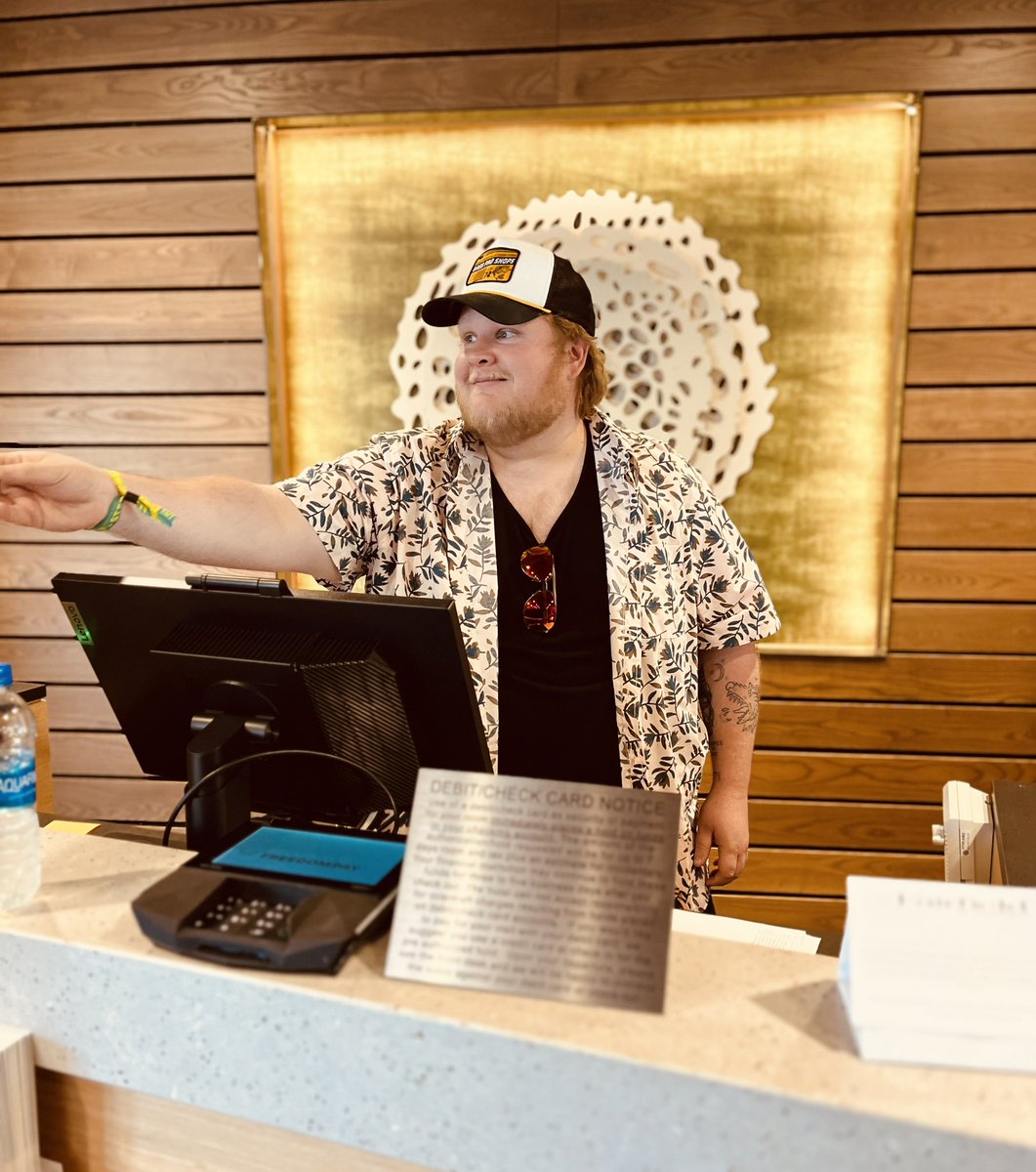 kyle (@kylecrownover) on Twitter photo Welcome to the hotel keekerfornia Welcome to the hotel keekerfornia