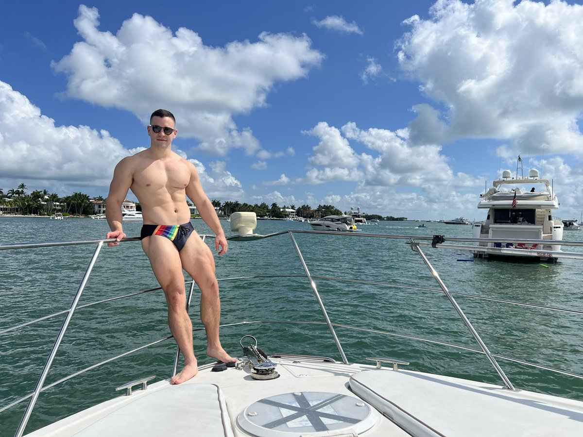 Hispanic! at the disco tweet media