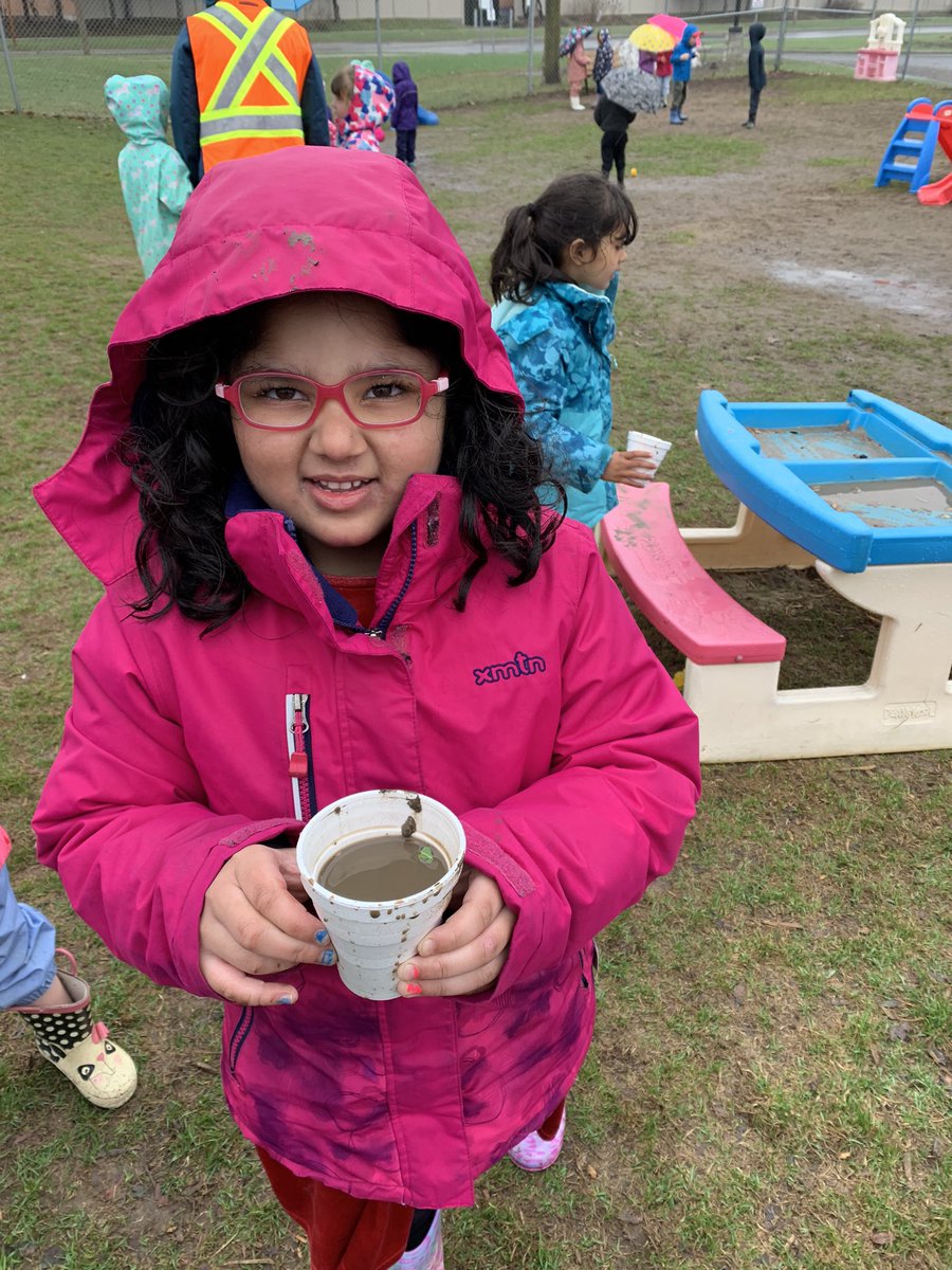 Rain day can’t stop us from loving our #ocsbearth @ocsbEco Today we noticed grass growing where we planted seeds, found insects, collected rain water and made muddy coffee for educators! #beskt #ocsbjoy @StKateriOCSB @OttCatholicSB