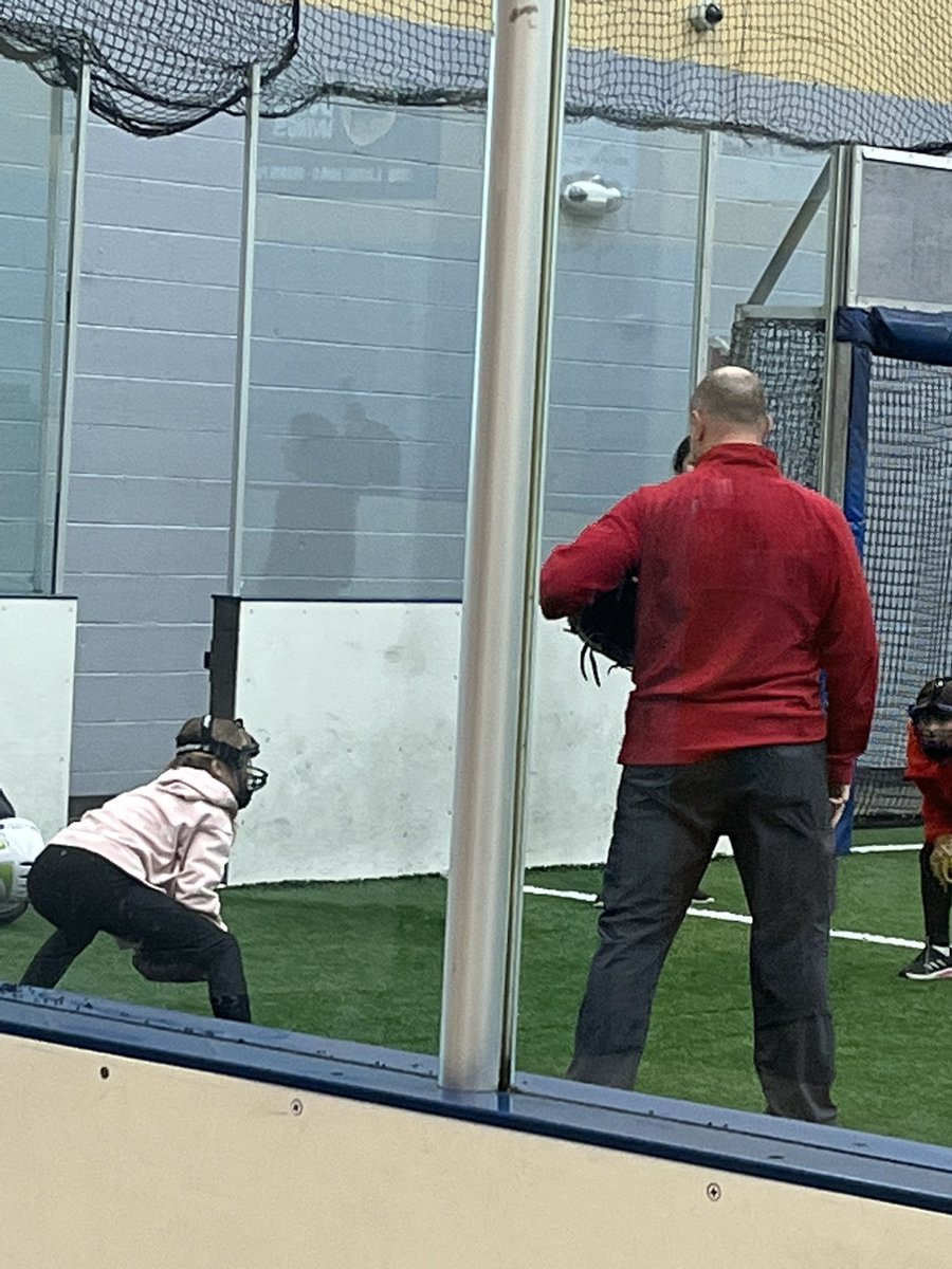 melmarshall22's tweet photo. Former @PumaBaseball ‘06 @mikeymarsh13 coaching our youngest ❤️💪🥎 https://t.co/1wkb6o2uhe