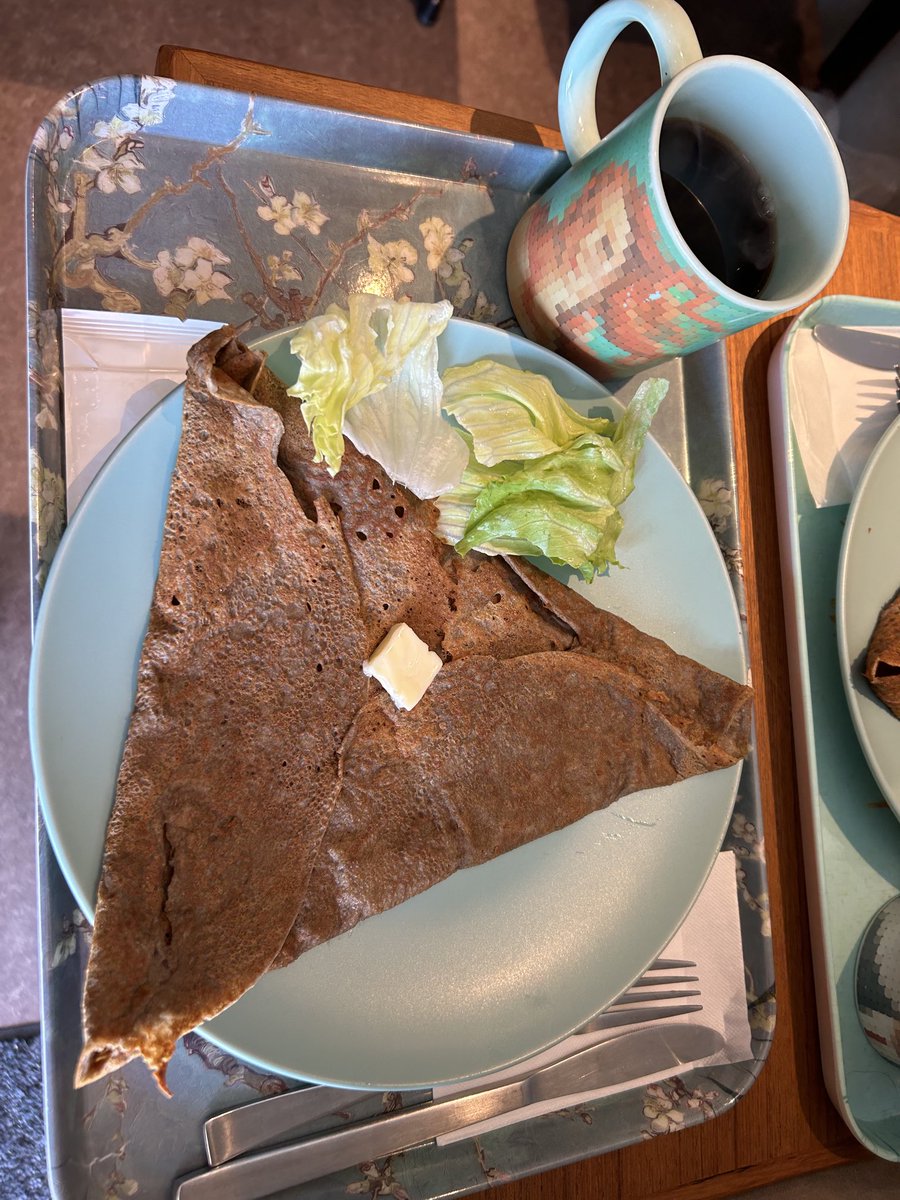 sunada_takeshi's tweet photo. 昨日は「Cafe″ Tuot Le Monde（金沢八景）」さんにて、バターカレット（蕎麦粉のグレープ）のセットをいただきました。
月曜モーニングのルーティンになりつつあります。 https://t.co/v0pIXRsHFM