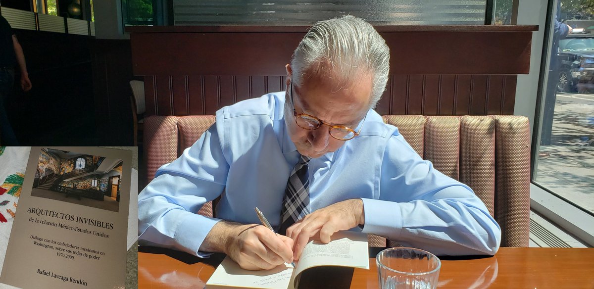 No se pierdan la presentación del libro “Arquitectos Invisibles” con la presencia de su autor, <a href="/RafaelLaveagaR/">Rafael Laveaga</a>, junto a <a href="/emoctezumab/">Esteban Moctezuma Barragán</a> , <a href="/afajer/">Ana Luisa Fajer</a> y <a href="/GERONIMO__GF/">GERONIMO GUTIERREZ F</a>, además de <a href="/lilaabed/">Lila Abed</a> y <a href="/jpintobks/">Jorge Pinto</a>. Comienza en breve.
17 de Abril 2023, 18:30
2829 16th St NW, Washington DC