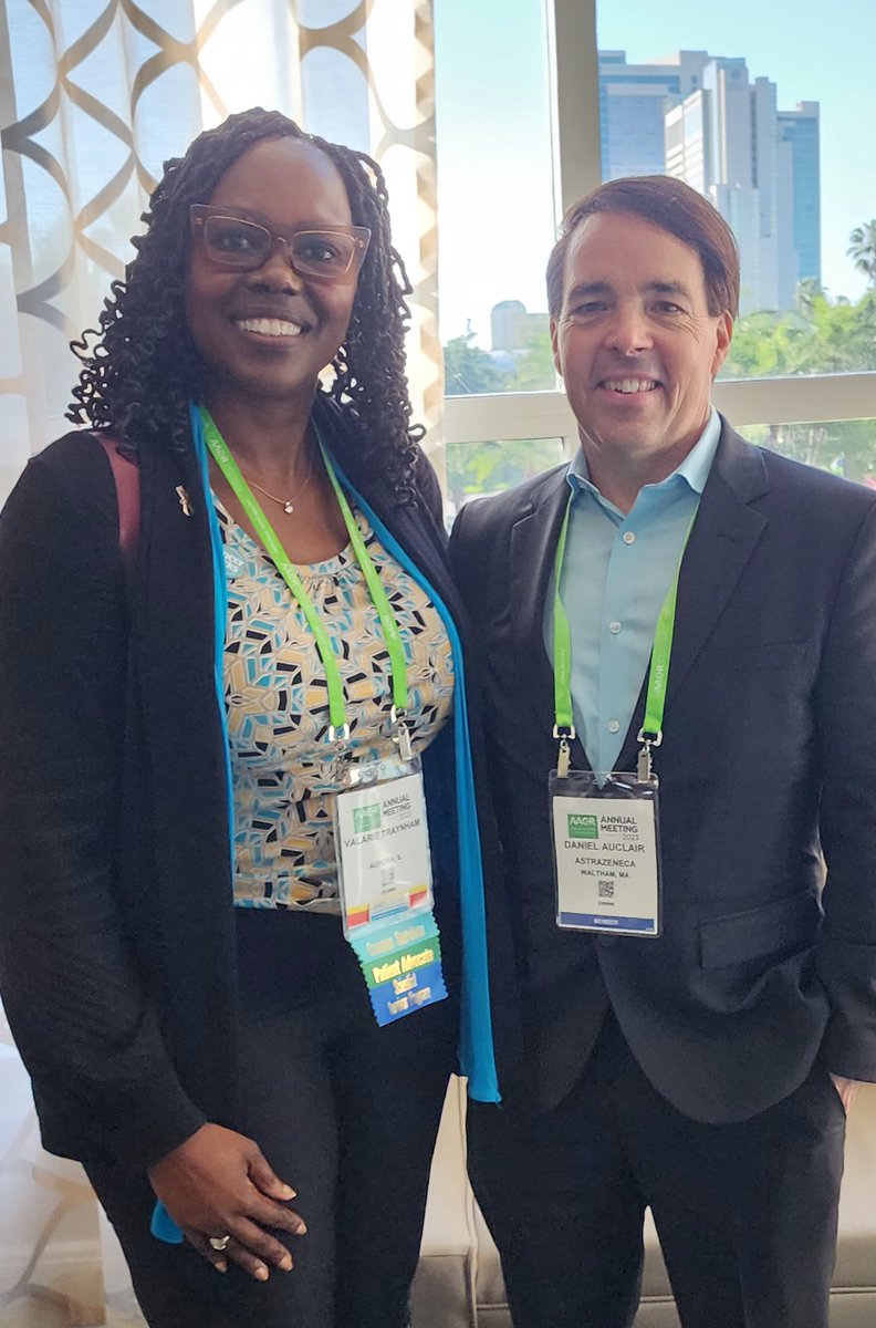 You never know who you'll run into at #AACR23 #AACRSSP. Nice to meet you @AuclairDan