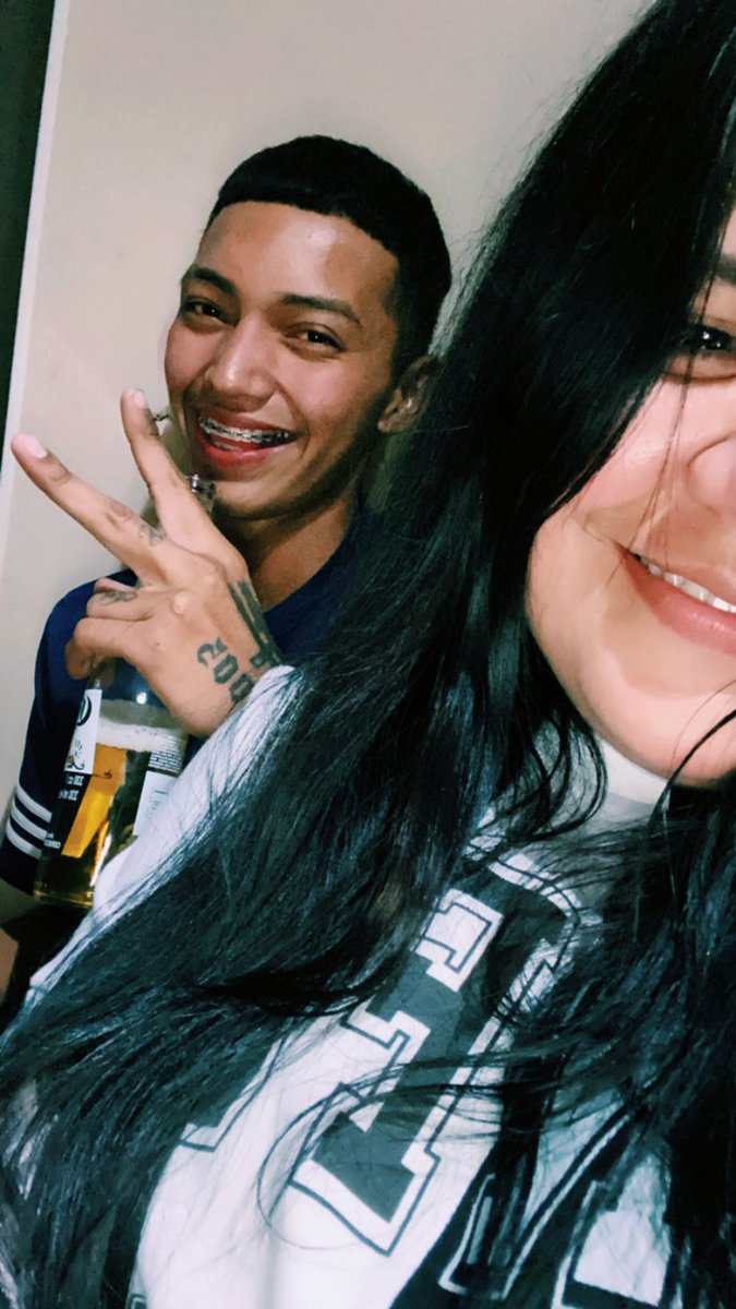 evel1911's tweet photo. Mios 📍❤️🌼 https://t.co/eHCQH7MXyE