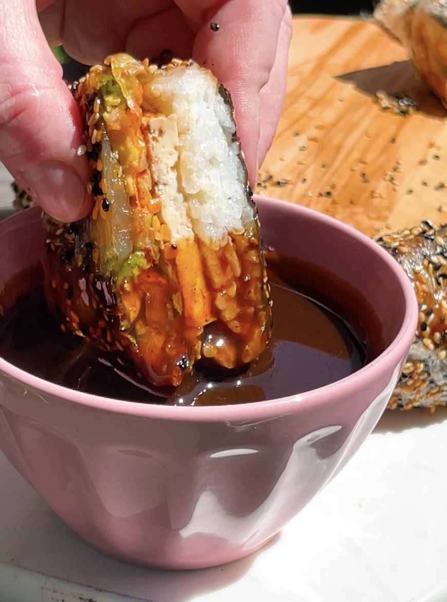 the_feedfeed's tweet image. It's #trendingtuesday and we're OBSESSED with these Crispy Rice Paper Dumplings made in the #airfryer with @SanJTamari! Get the details: thefeedfeed.com/chlo.peters/ar…
#feedfeed #recipe #dumplings