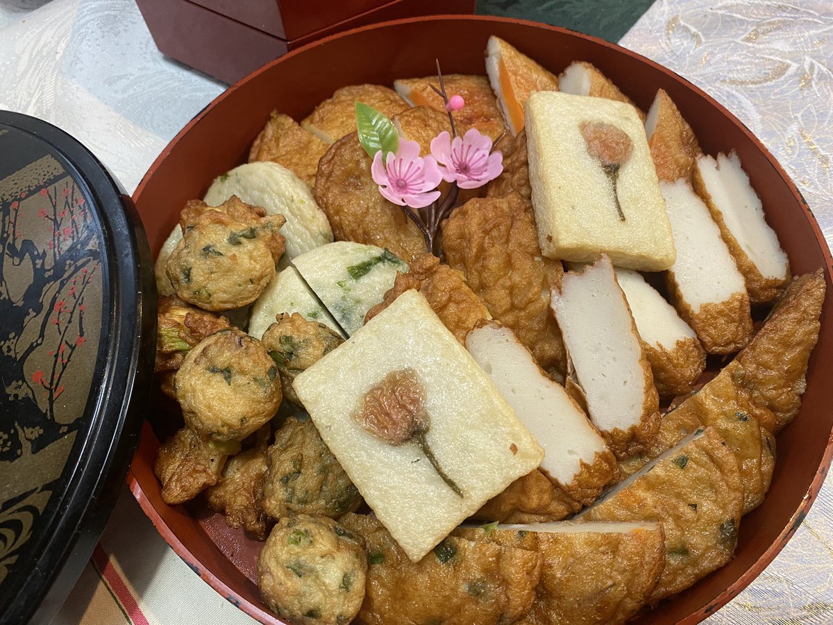 nobukokozu's tweet photo. おはようございます☀
薩摩からのさつま揚げ^_^

#薩摩
#さつまあげ
#熊本
#桜 https://t.co/mBYKeWoQV4