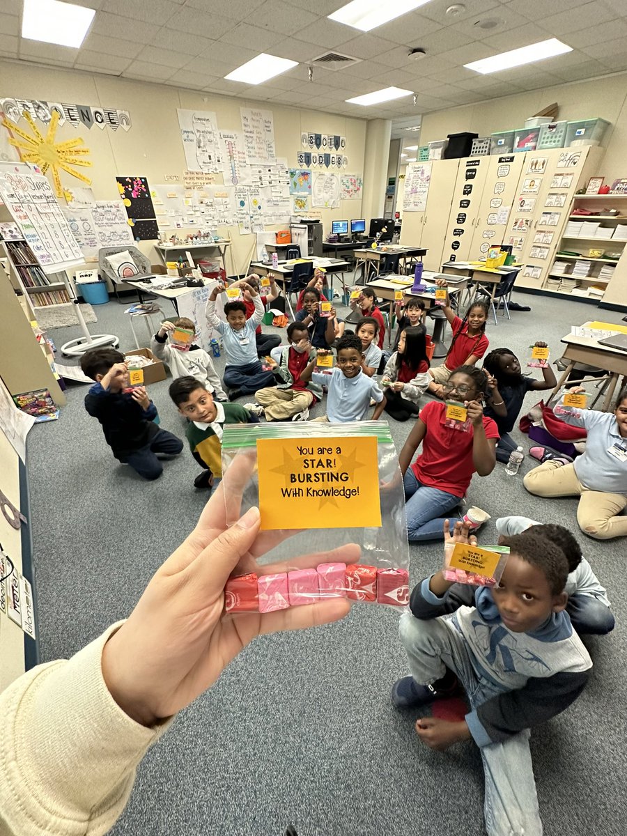 Mrs_Hall02's tweet photo. Thank you pre-k for the special treat and encouragement before our reading STAAR test! @ReesStars @MireyaFromTX https://t.co/qUDrilUgbe