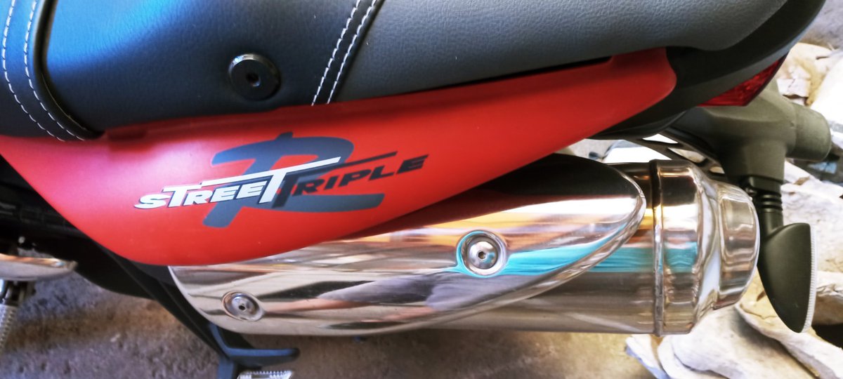 VinkoMilic's tweet photo. Vendo moto Triumph 🏍️  joya familiar 🇬🇧 año 2009.                              Excelente estado/documentación al día ; Tán solo 13.798kms /poco uso / ideal para coleccionistas... $7.5M https://t.co/zy9TYLVCBW