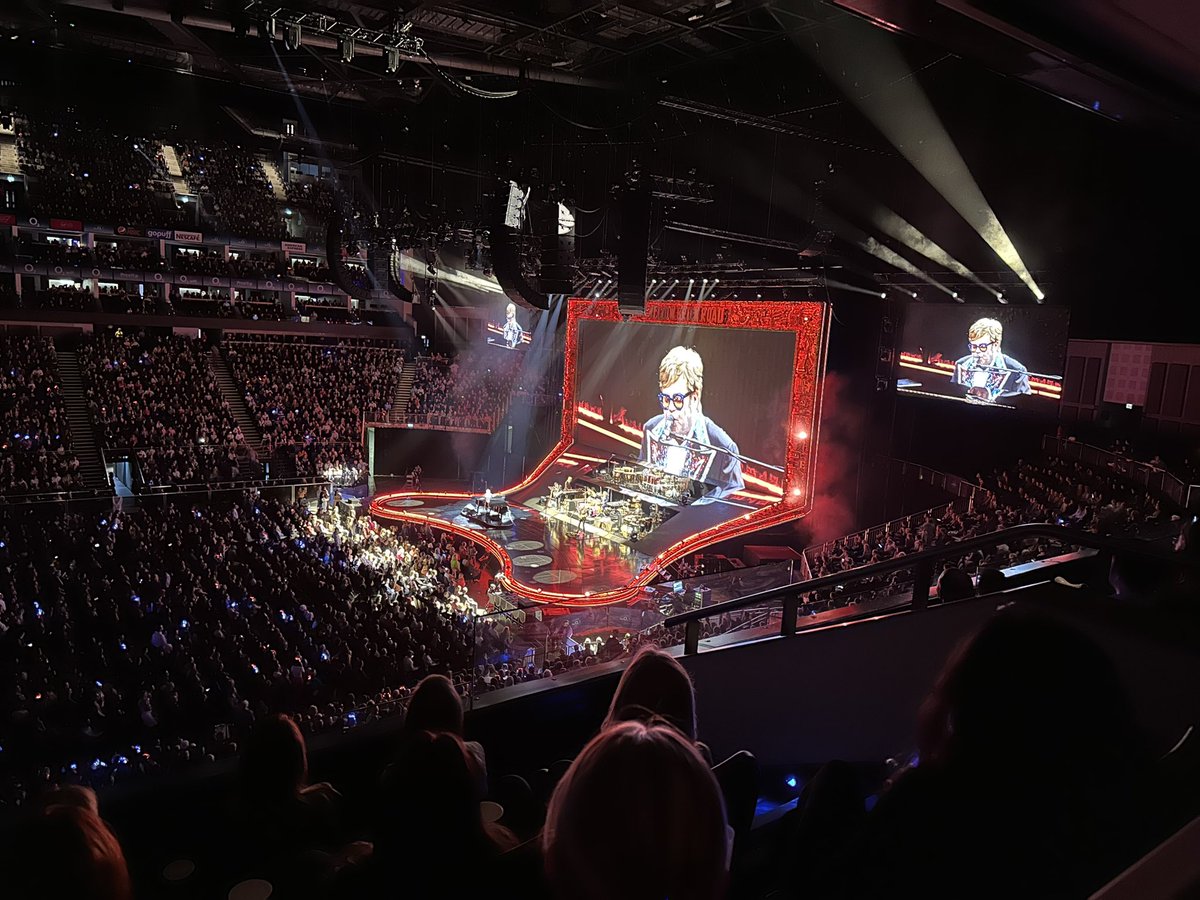 What a treat. Got to see <a href="/eltonofficial/">Elton John</a> in concert tonight and am honestly in awe. 

The entire O2 arena was hanging off every note. 

Thank you <a href="/kpmguk/">KPMG UK</a> for hosting an amazing group of female entrepreneurs tonight (who I’m also in awe of!)