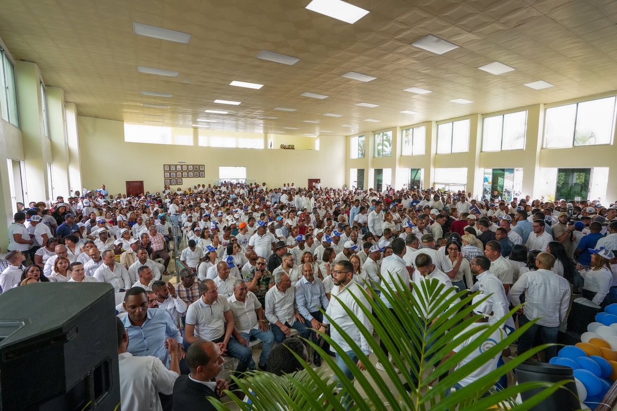 CarlosValdezRD's tweet photo. Más de 3000 mil jóvenes se integran a nuestro @prm_oficial en la Provincia de San Juan. En una actividad histórico realizado por nuestra Juventud Revolucionaria Moderna (@JRM_OFICIALRD). Seguimos creciendo, la victoria del 2024 nos encontrará en las calles, trabajando. ¡Vamos!

#JuventudPRM #YoCreoEnTi #LaMayorFuerzaJuvenil