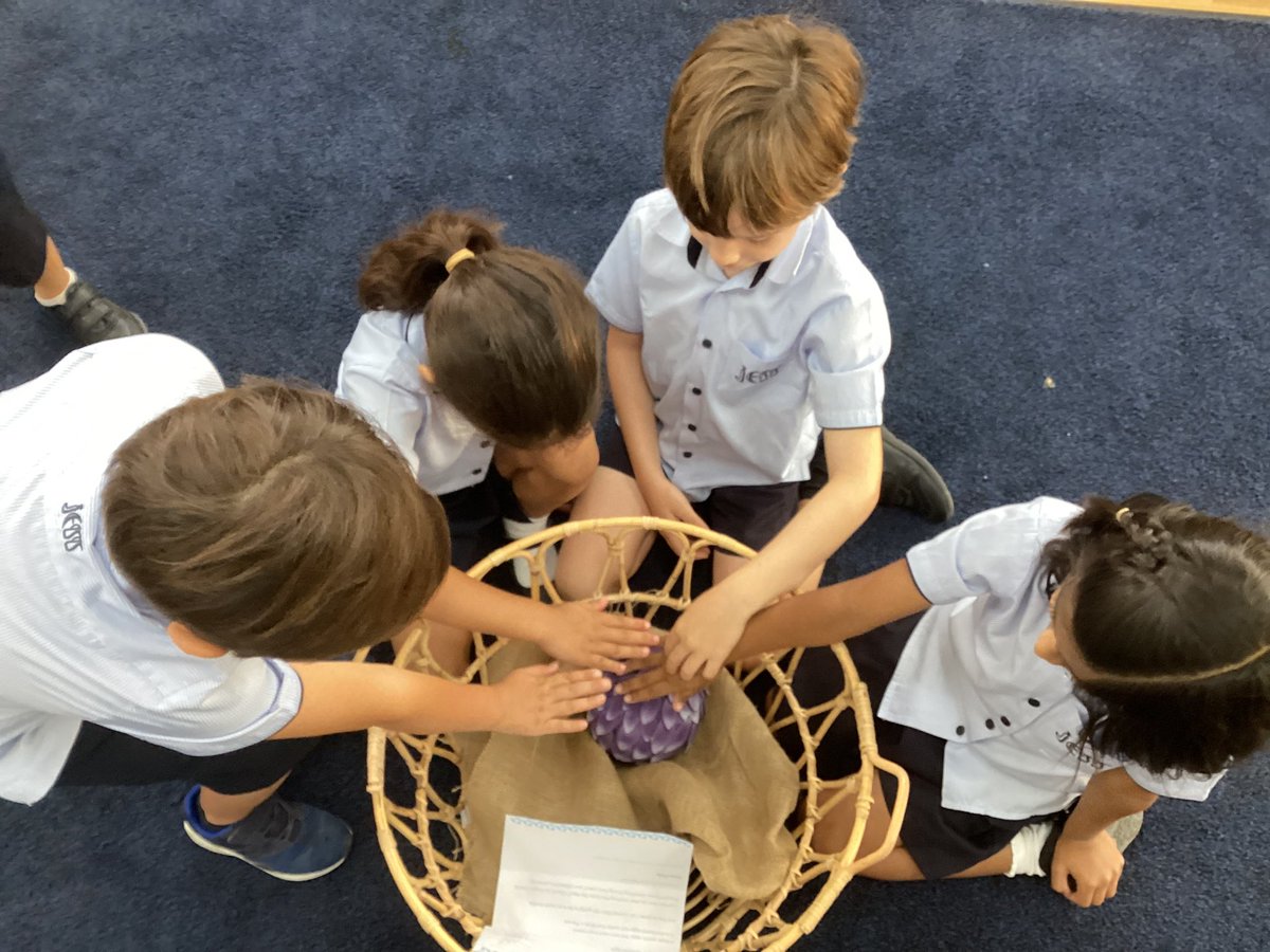 JESSJumeirahYr1's tweet photo. Y1 have been super excited this week with the arrival of a dragon eggs in our classroom. We received a letter from Norbert the dragon asking us to look after the lost eggs. What a great introduction to our fantasy topic. #JESSJUMcreative #JESSJUMEnglish #JESSJUMTopic https://t.co/2MRzKix0Rq
