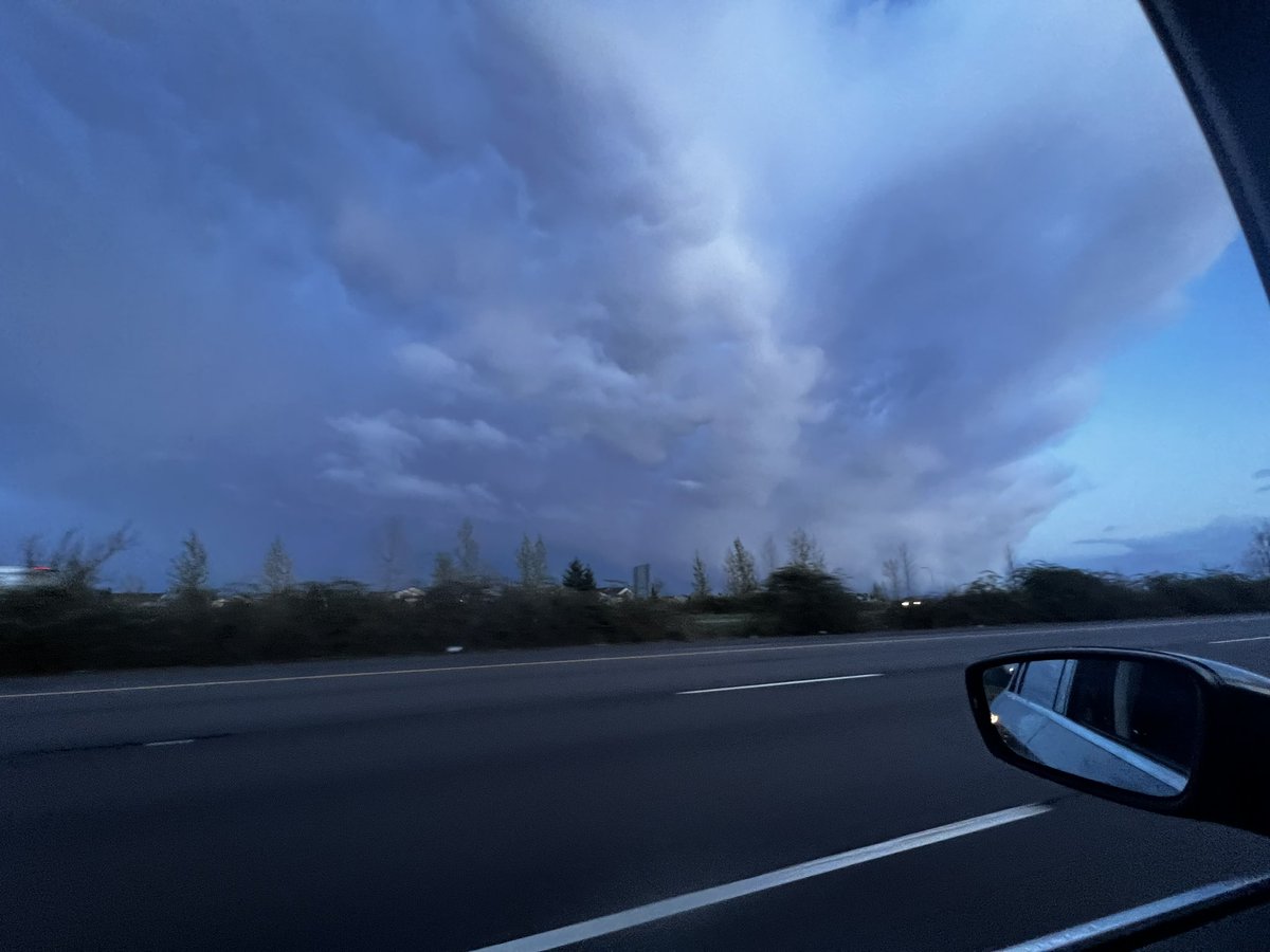 Alt_ed_ology's tweet photo. #TheWeatherNeverStops! 
This weather ambassador got to mentor some of my former students from #DELwx at MacLaren this evening,-who energetically talked about the weather today!! The clouds. some said they heard some thunder.  My teacher heart is so happy! #BackAtMac #MacWx https://t.co/cMptcWrbtp