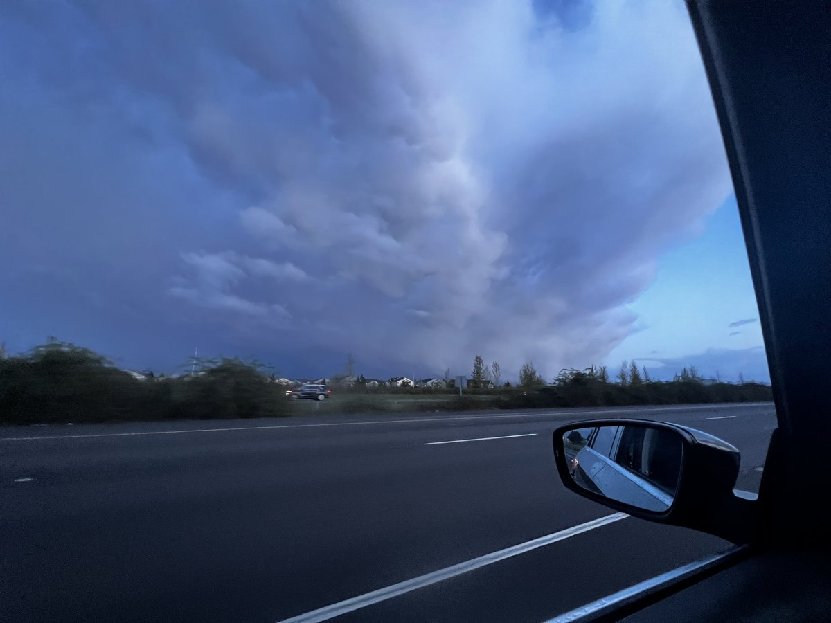 Alt_ed_ology's tweet photo. #TheWeatherNeverStops! 
This weather ambassador got to mentor some of my former students from #DELwx at MacLaren this evening,-who energetically talked about the weather today!! The clouds. some said they heard some thunder.  My teacher heart is so happy! #BackAtMac #MacWx https://t.co/cMptcWrbtp