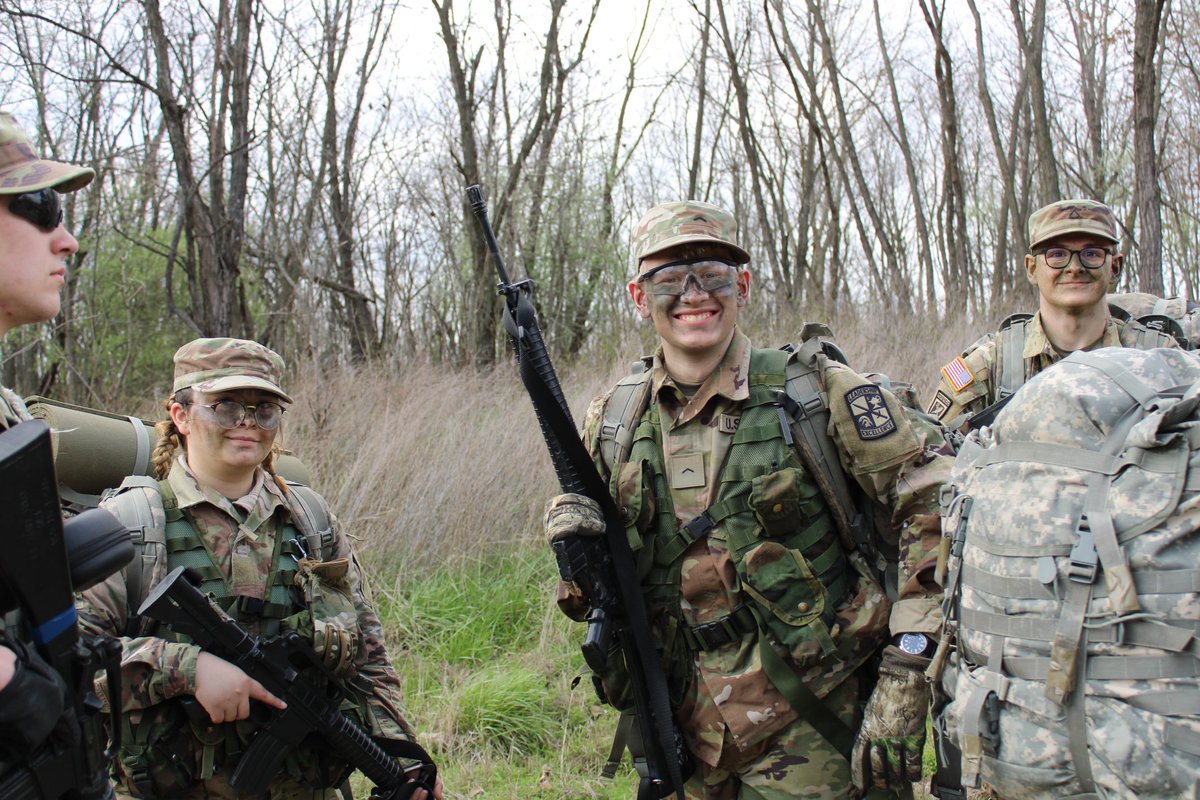 These cadets are keeping up the hard work even with the semester wrapping up! #EagleStrong 🦅 #ArmyROTC
