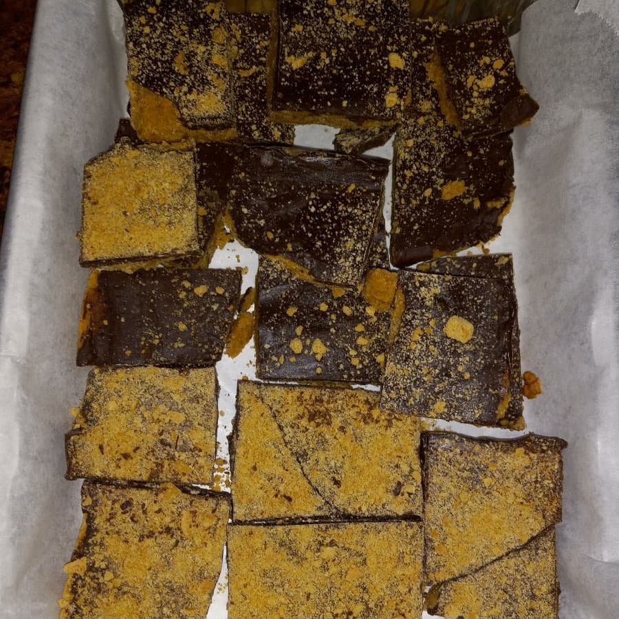 schoenhol's tweet photo. My sweets I bake. Jenjens peanut butter  Gold bars, chocolate truffle chunk cookies, chocolate peanut butter and oatmeal cookies. #jenjencherri  #jenjenburque
Albuquerque N.M. https://t.co/FDRPhO58z2