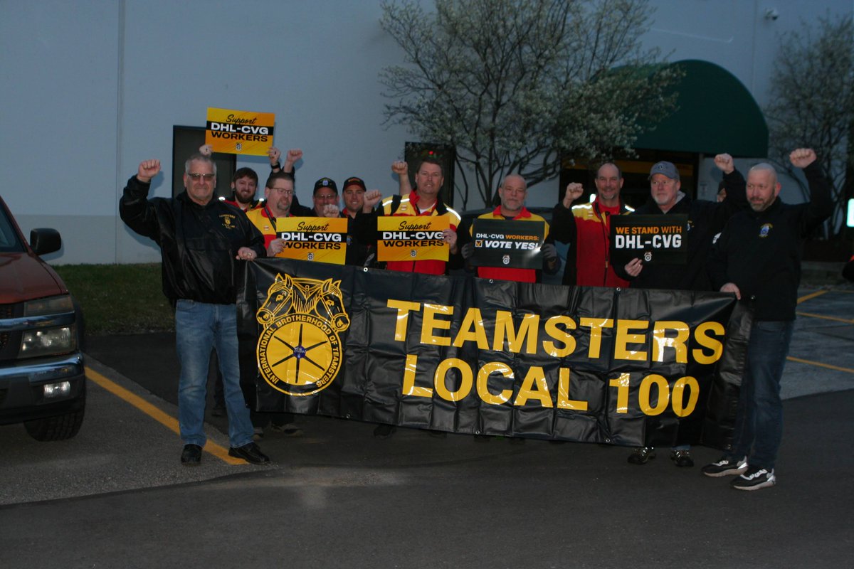 DHLWrkrsUnited's tweet photo. A HUGE thanks to our DHL Teamster across the country who have been engaging in "DHL Days of Action" in support of our fight to form a union at DHL Express - CVG! We want to send a special shout out Locals: 100, 107NJS, 107, 118, 174, 600, 769 and 2785. #TeamsterStrong #DHLExpress https://t.co/e1ofedUoWQ