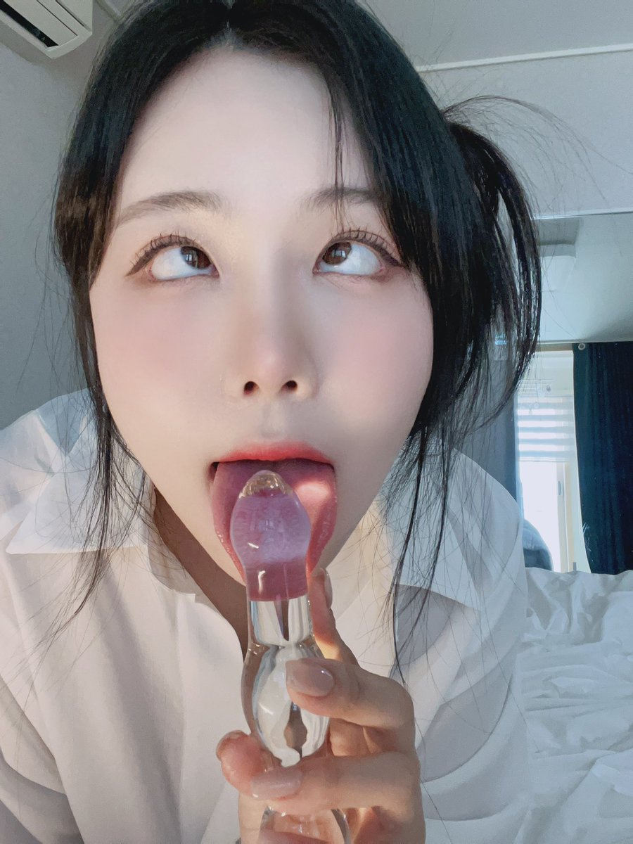 #盯射 #ahegao #阿黑颜 #翻白眼 #丧志 #母猪 #反差婊 #网红 #健身 #女神 #婊子 #高潮脸 #整容脸 #健身婊 #油脸 #名媛 #浓妆 #射屏 #粗口 #羞辱 #丧志 #美腿 #肥逼 #泳装 #妓女 #裸脸 #颜艺 #口水 https://t.co/mm83rrKcVS