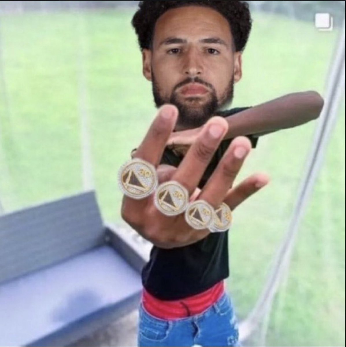 OJs_Bronco32's tweet image. Klay moments after getting murdered by Harrison Barnes at the rim

#KLAY #StrengthInNumbers