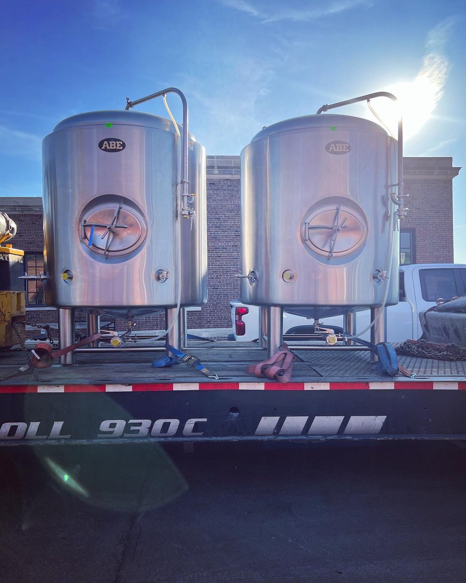 TwoHoundRed's tweet image. New additions to the brewery…2 new 15 BBL tanks from @abeequipment !  This will allow for us to make even more of your favorite @twohoundred #beer!  #Cheers &amp;amp; thanks for all of your continued support! -Head #Brewer Steve 🍻 #craftbeer #chicago #brewpub #brewery #ilcraftbeer