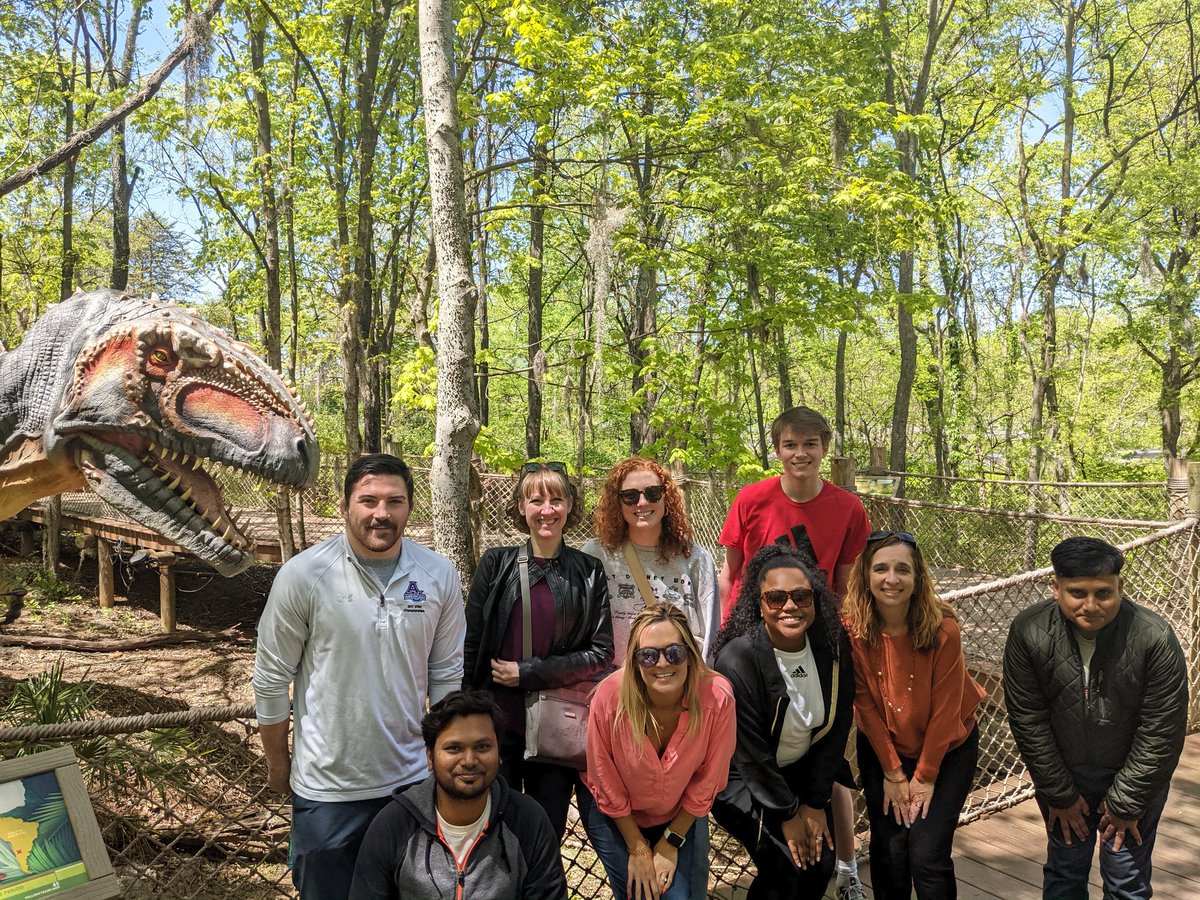 Lab outing to see the dinosaurs at the zoo!