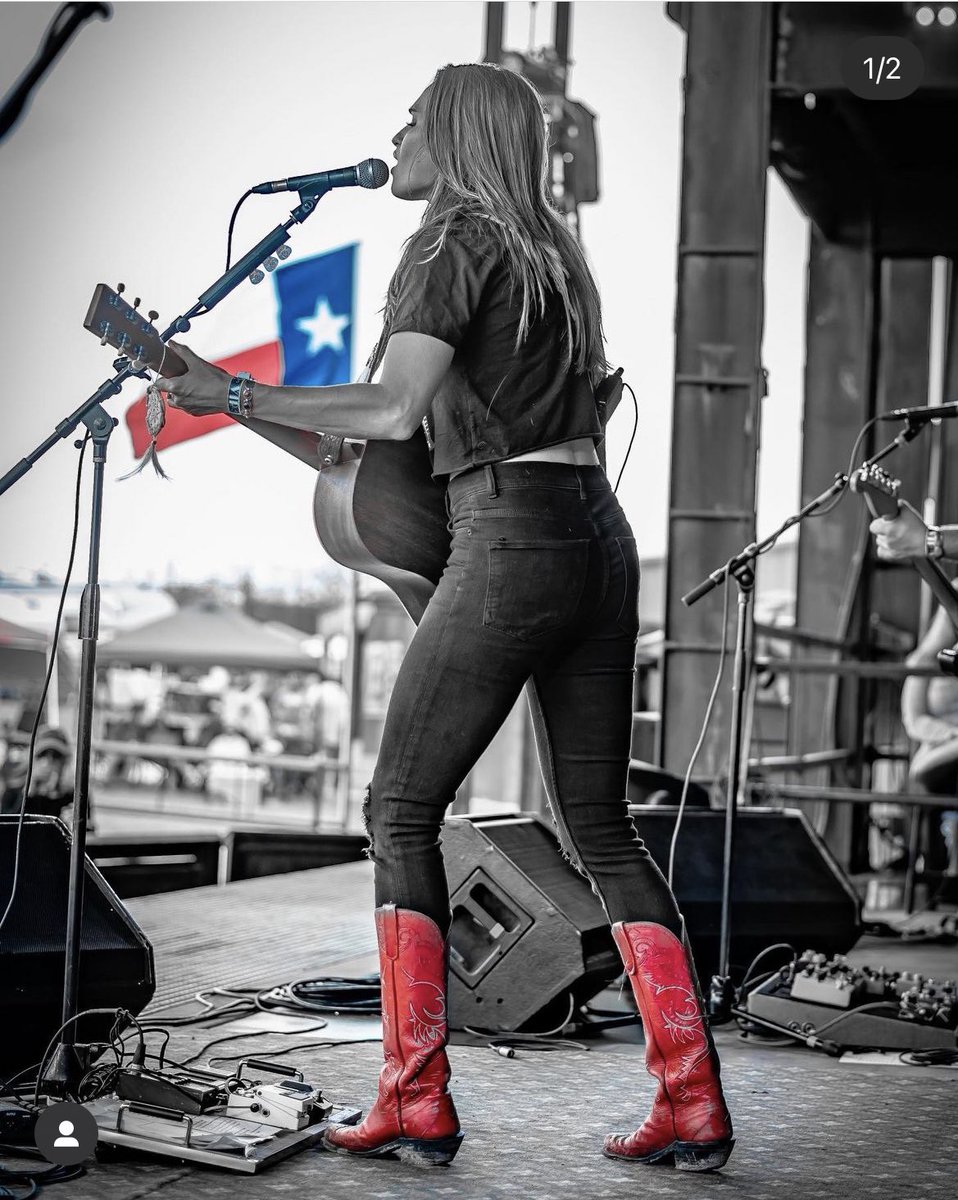 Bri Bagwell tweet media