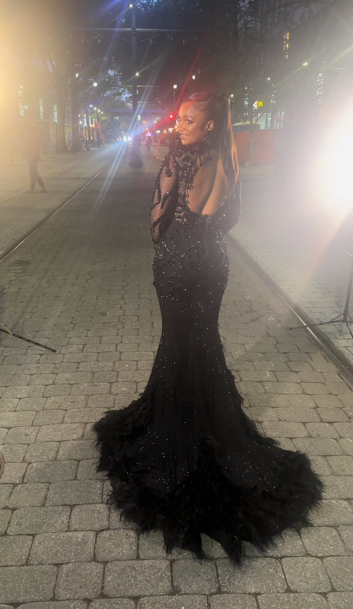 Therealbrandee's tweet photo. I’m still not over how good my baby looked at the prom. That’s all. Goodnight 😘
You understood the assignment Jalynn!
Stylist @ryanisstyle dress 👗 @albinadyla
Hair @texturesbytiahair
Makeup @yanneekbrinson_
#Memphis #Prom2K23 #albinadyla #HallofProm #Prom https://t.co/5d6pn0R0MW