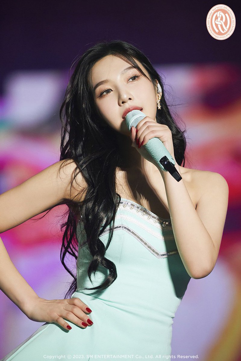 rvelites's tweet photo. Red Velvet 4th Concert : RtoV in Seoul

Joy 💚

@RVsmtown #RedVelvet #JOY https://t.co/6lsACL1Kak