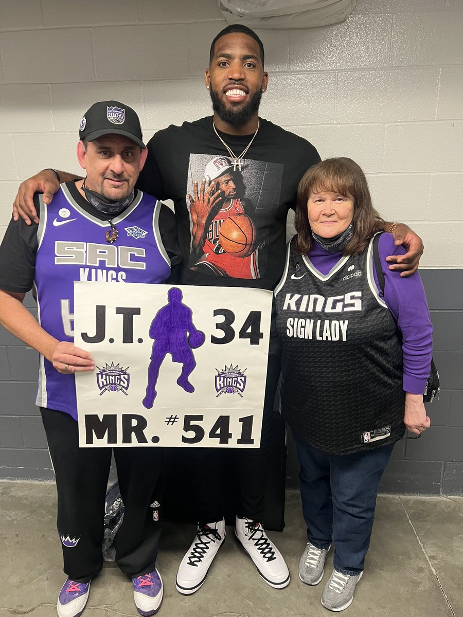 Sign Lady & @Kings_6thMan! 🤴🏾🏀💜