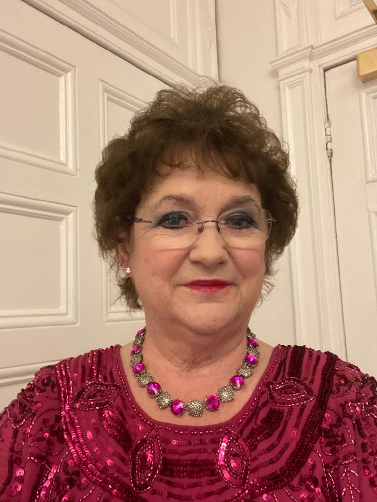 NicolaRaym's tweet photo. Happy birthday to my dear mum @hilaryraym 
Have a wonderful day ❤️🎉🌼 https://t.co/f0vUgnonzb