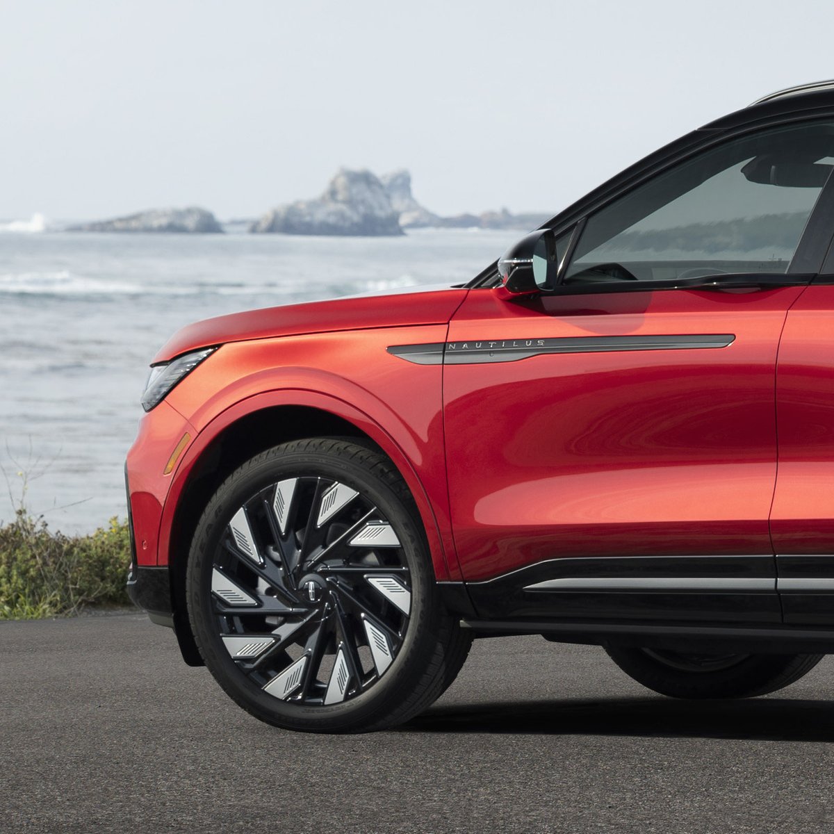 lincolnqc's tweet photo. Unlike anything we’ve designed before. Introducing the all-new 2024 #LincolnNautilus SUV, available in a hybrid or gas Powertrain.

Pre-production 2024 Lincoln Jet appearance package Nautilus® SUV with available features shown throughout. https://t.co/rAtnxDqIbV
