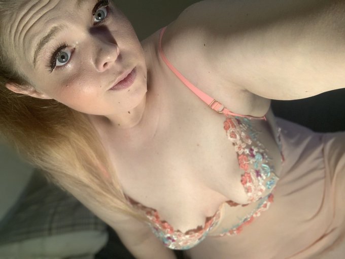 I&rsquo;m all dressed up and ready to be #selllingcontent ! Check out my profile, my pinned is reviews and<a href="/tag/selllingcontent"class="tags">#selllingcontent</a><a href="/tag/buyingcontent"class="tags"><span>#buyingcontent</span></a>