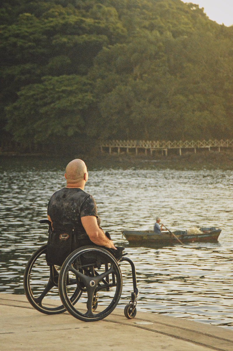 fherculesqsousa's tweet photo. Ser cadeirante não me impediu de explorar o mundo e viver aventuras incríveis! Como pessoa com deficiência física, eu quero mostrar que a vida pode ser cheia de possibilidades e desafios incríveis. Vamos quebrar as barreiras e celebrar a inclusão! #deficienciafisica #wheelchair https://t.co/dC4tqksFI1