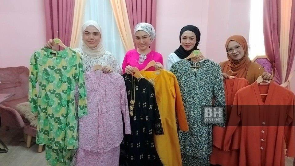 fitri__niza's tweet photo. this year, everyone is getting a chance to celebrate raya in brand new clothes! a lot of suppliers and wholesalers are distributing Baju Raya Rahmah!

#MC1102C2023
#COM201 
#aidilfitri2023 
#raya2023 

(A THREAD!) https://t.co/J3XTeiqwG9