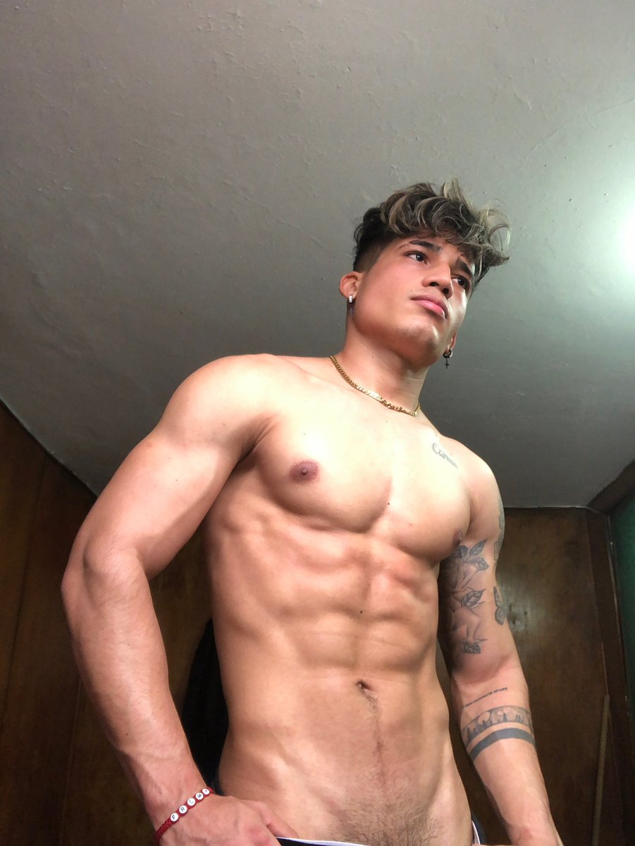 gusxten's tweet photo. https://t.co/VHFO8zFpeK 
Me lo bajo todo por mi Only😈😈 https://t.co/KWSa04qKFt