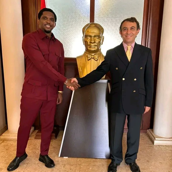 Samuelc15721685's tweet photo. Bien reçu par l'ambassadeur de la Turquie au Cameroun son excelance VOLKAN ISIKCI https://t.co/SzYdItF9XX