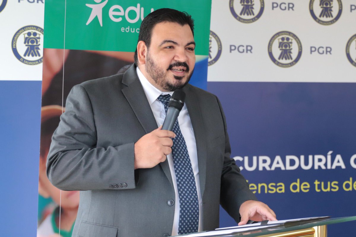 EducoSV's tweet photo. Este convenio es una muestra del compromiso que ambas instituciones tenemos para trabajar articuladamente en la protección de los derechos de la niñez y adolescencia en nuestro país.

@PGR_SV https://t.co/gs5y1DdjFe